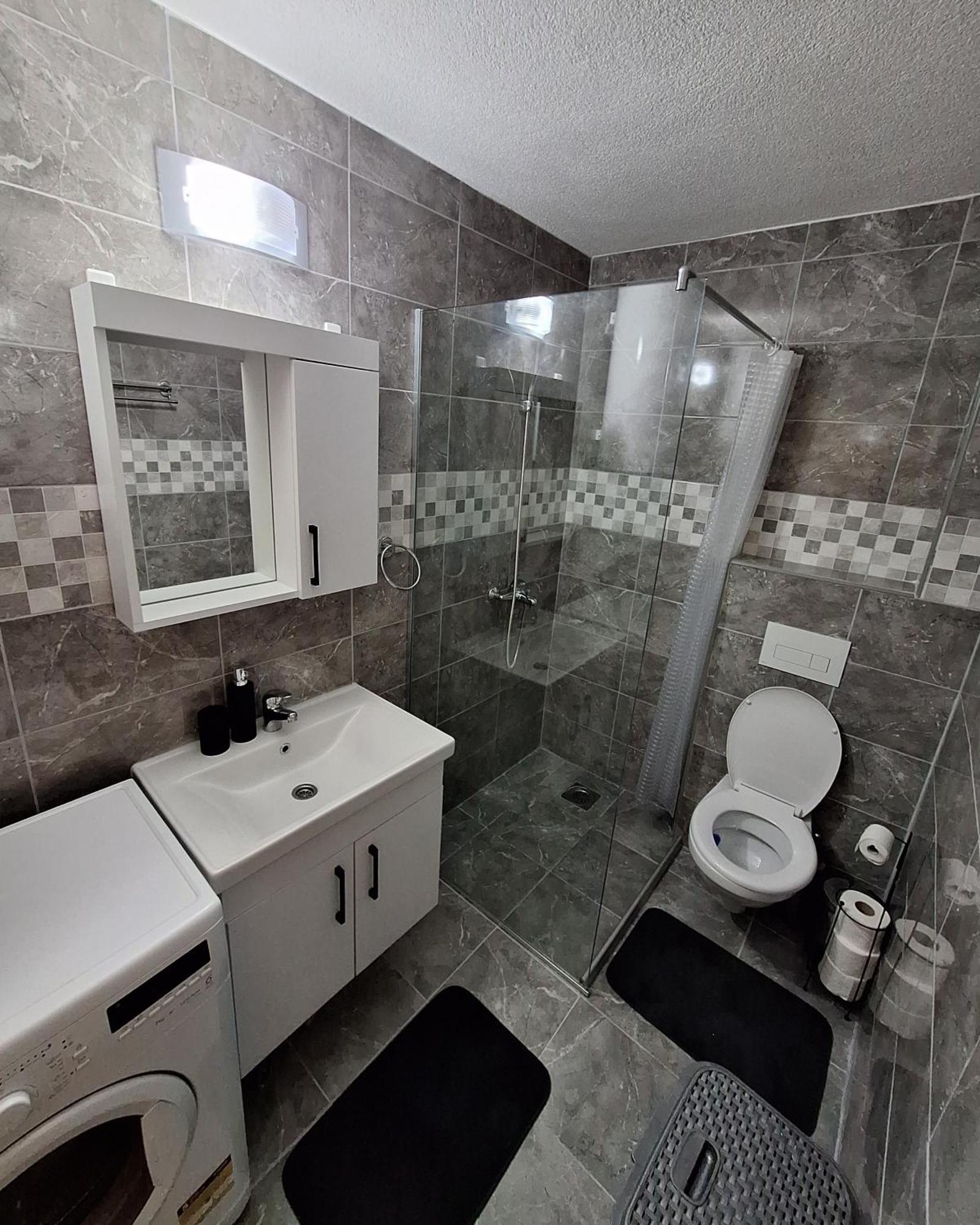 Win Apartment *
